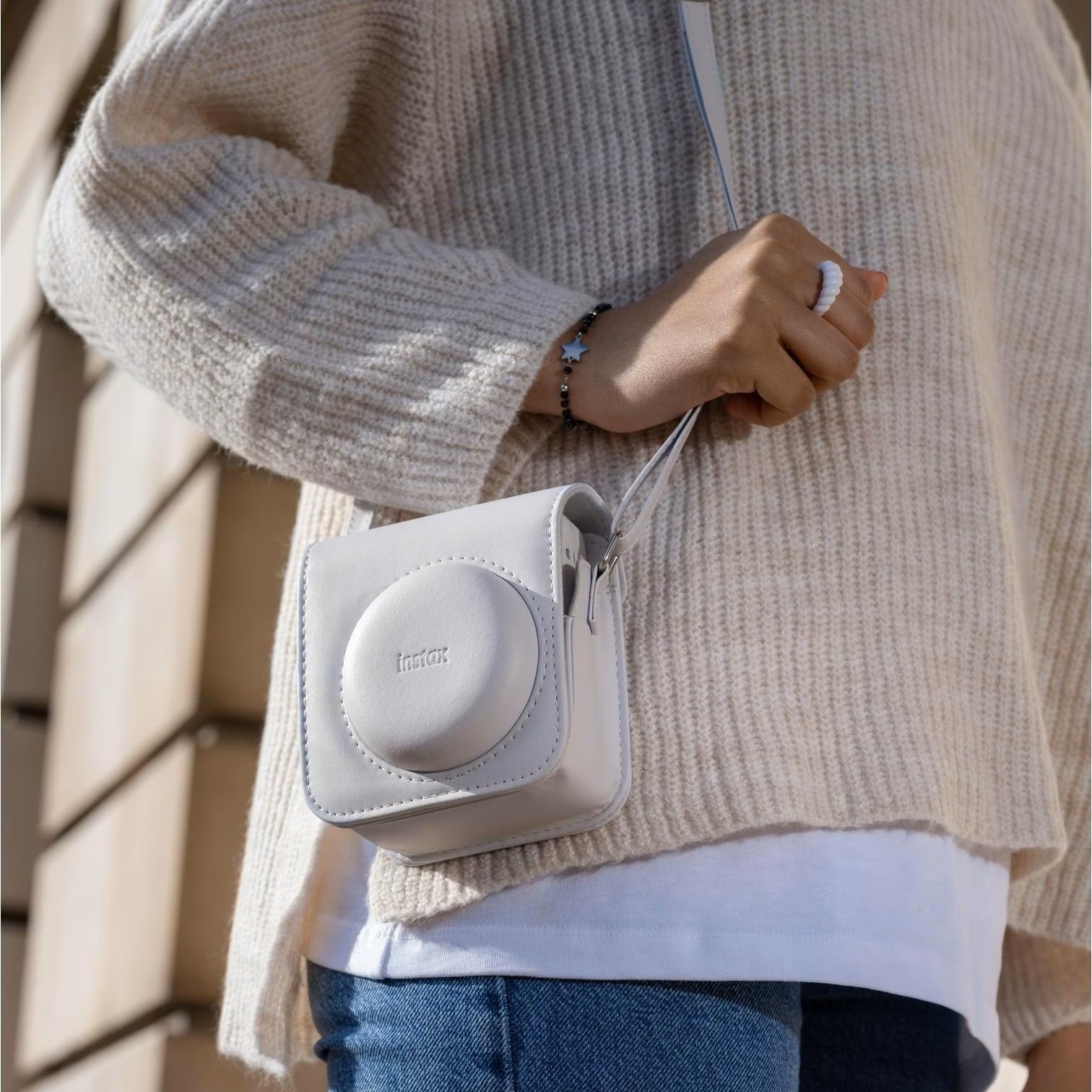 Деталі чохла та ремінця для Fujifilm INSTAX Mini 12