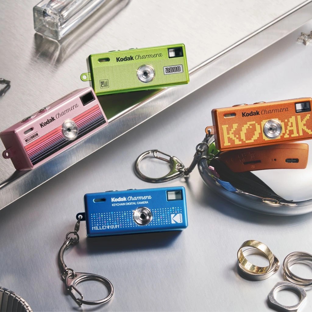Задня панель Kodak Charmera Millennium Edition з екраном і кнопками
