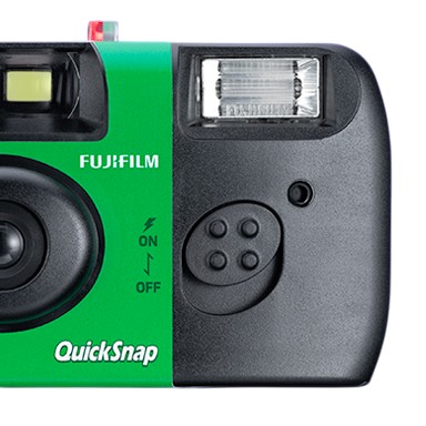 Компактная Fujifilm QuickSnap Flash 400 в кармане