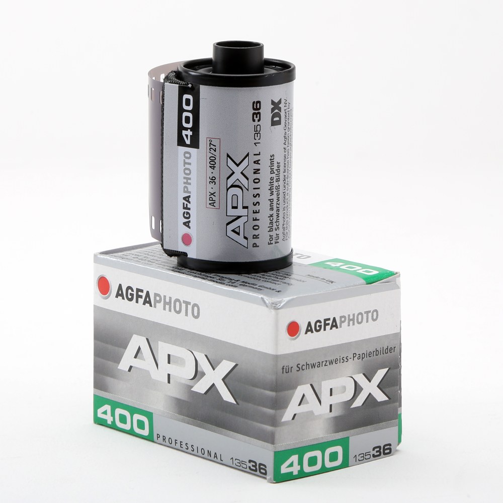 Черно-белая фотопленка AgfaPhoto APX 400 формата 135 / 35 мм на 36 кадров