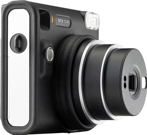 Fujifilm INSTAX SQUARE SQ40 Black із висунутим об’єктивом, вигляд збоку