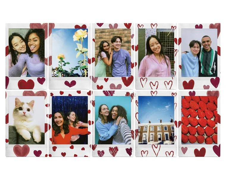 Примеры снимков Fujifilm INSTAX Mini Heart Sketch с рамками в сердечки