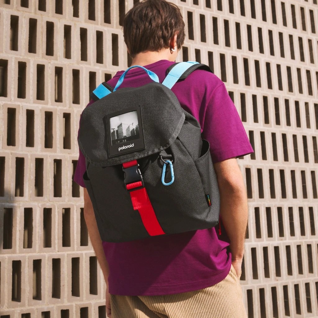 Чорний рюкзак Polaroid Ripstop Backpack у лайфстайл-зйомці