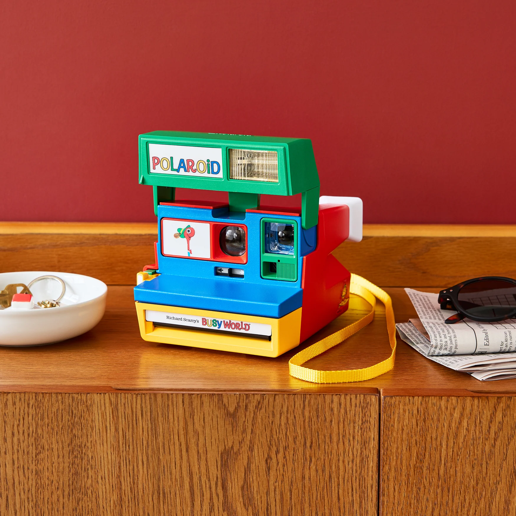 Дизайн Retrospekt Polaroid 600 Richard Scarry's Busy World у стилі книг Річарда Скаррі